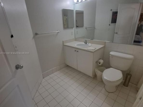 5085 NW 7th St 602, Miami FL 33126