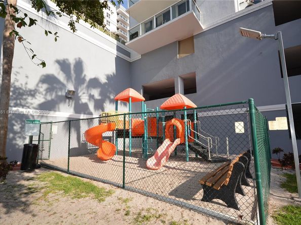 5085 NW 7th St 602, Miami FL 33126