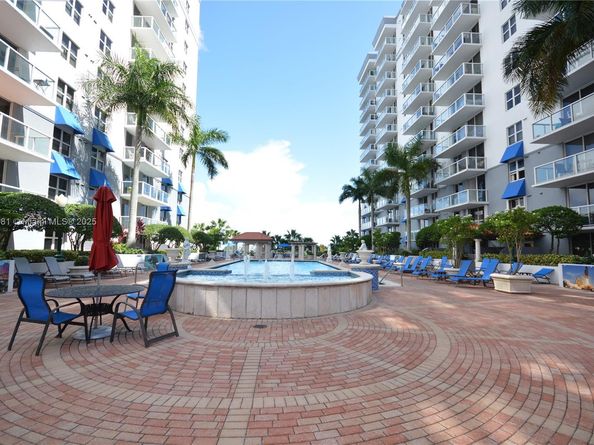 5085 NW 7th St 602, Miami FL 33126