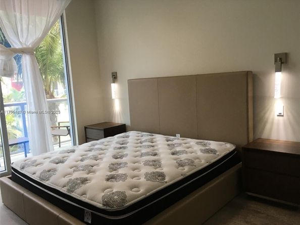 Undisclosed Address #A11795483, Hollywood FL 33019