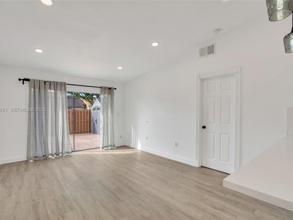 1330 SW 135th Ct, Miami FL 33184