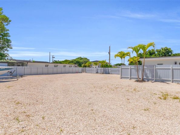 11824 SW 220th St, Miami FL 33170