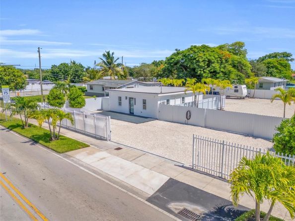 11824 SW 220th St, Miami FL 33170