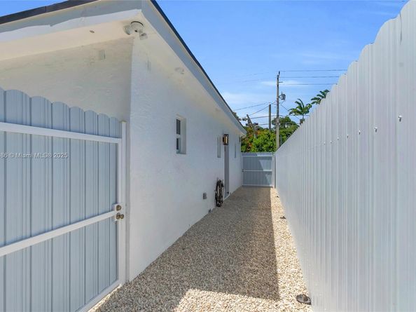 11824 SW 220th St, Miami FL 33170