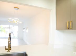 220 SW 9th Ave 306, Hallandale Beach FL 33009