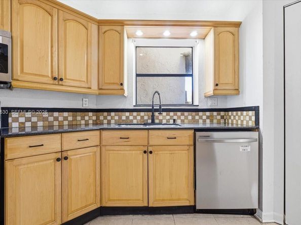 6855 W Broward Blvd 409, Plantation FL 33317