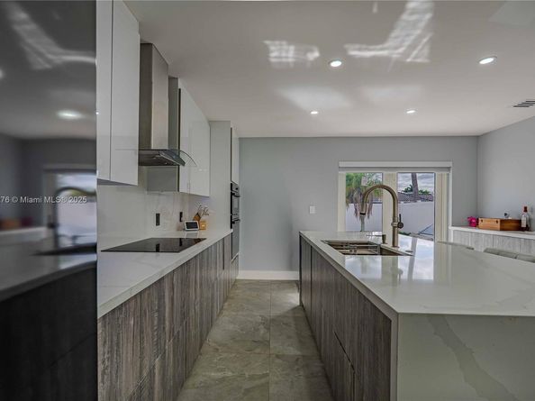 18662 NW 56th Ave, Miami Gardens FL 33055