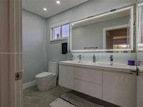 18662 NW 56th Ave, Miami Gardens FL 33055