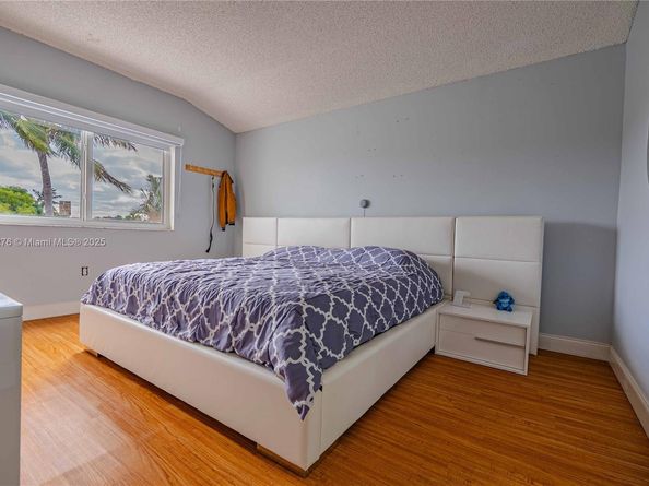 18662 NW 56th Ave, Miami Gardens FL 33055