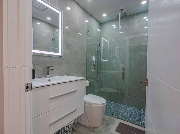 18662 NW 56th Ave, Miami Gardens FL 33055