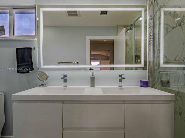 18662 NW 56th Ave, Miami Gardens FL 33055