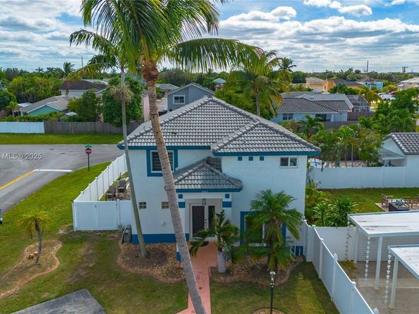 18662 NW 56th Ave, Miami Gardens FL 33055