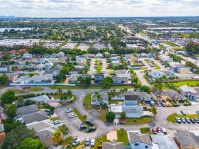 18662 NW 56th Ave, Miami Gardens FL 33055