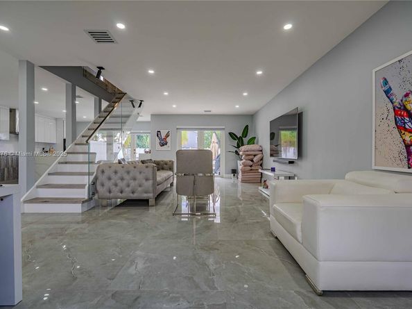 18662 NW 56th Ave, Miami Gardens FL 33055