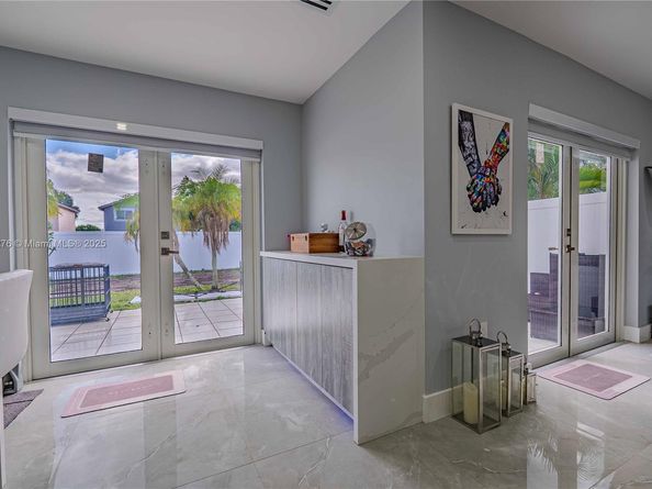 18662 NW 56th Ave, Miami Gardens FL 33055