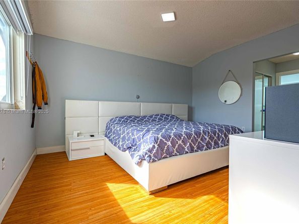 18662 NW 56th Ave, Miami Gardens FL 33055