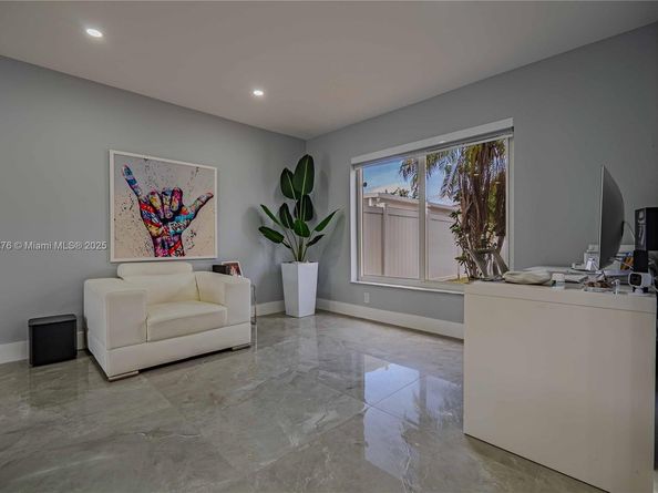 18662 NW 56th Ave, Miami Gardens FL 33055