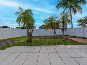 18662 NW 56th Ave, Miami Gardens FL 33055