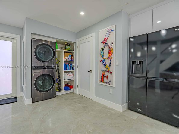 18662 NW 56th Ave, Miami Gardens FL 33055