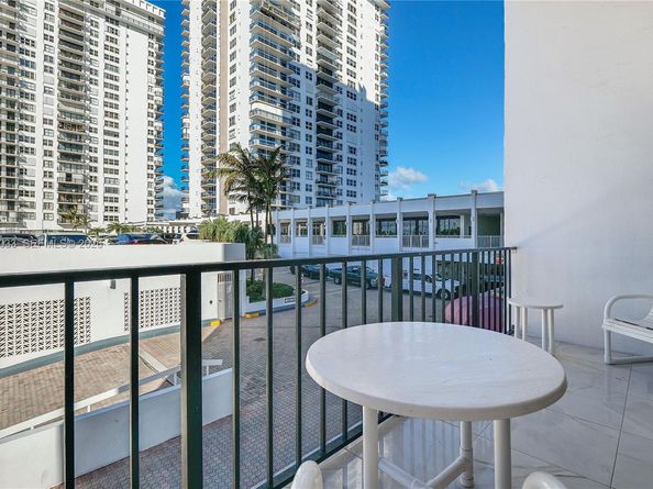 2401 S Ocean Dr 305, Hollywood FL 33019