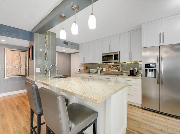 3850 Washington St 702, Hollywood FL 33021