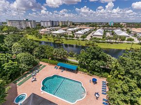 3850 Washington St 702, Hollywood FL 33021