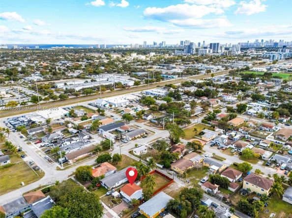 2210 Roosevelt St, Hollywood FL 33020