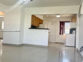 310 SW 10th Ter, Hallandale Beach FL 33009