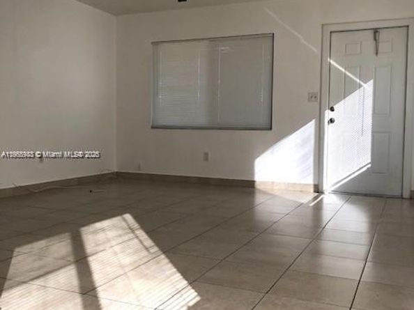 310 SW 10th Ter, Hallandale Beach FL 33009