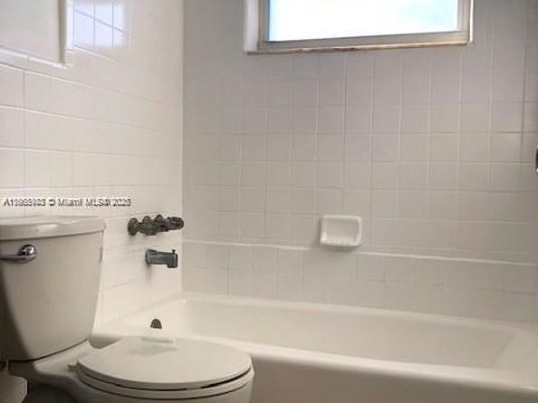 310 SW 10th Ter, Hallandale Beach FL 33009