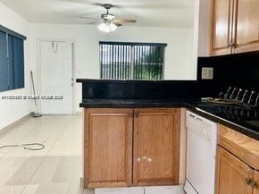 310 SW 10th Ter, Hallandale Beach FL 33009