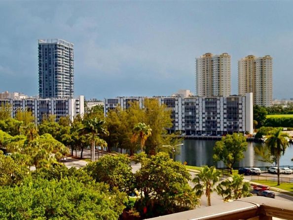 600 Three Islands Blvd 607, Hallandale Beach FL 33009