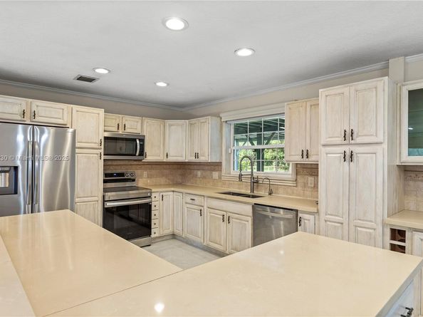 13791 SW 18th Ct, Davie FL 33325