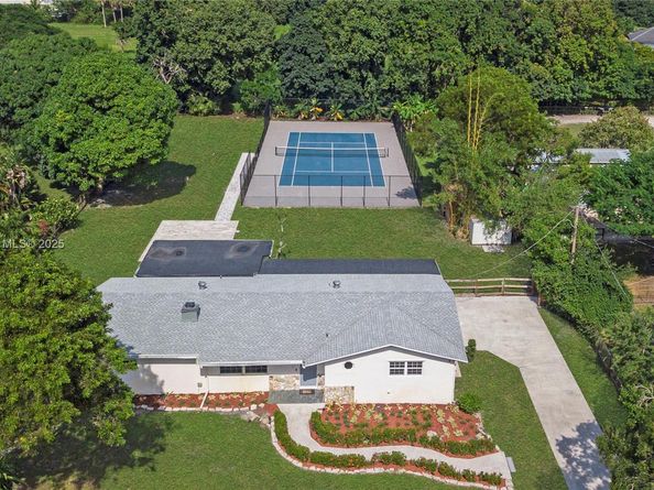 13791 SW 18th Ct, Davie FL 33325