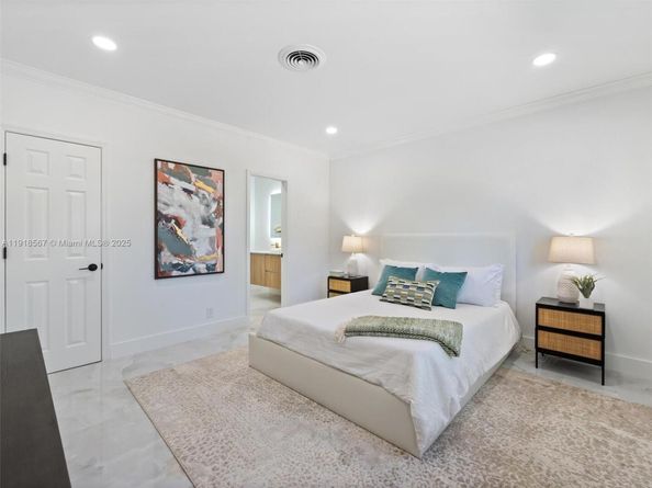 2764 NE 35th St, Fort Lauderdale FL 33306