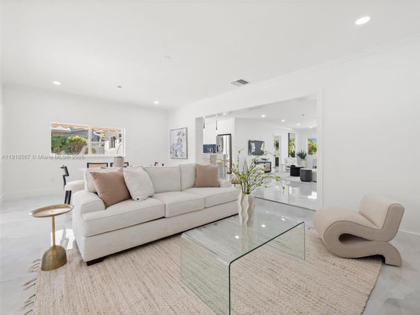 2764 NE 35th St, Fort Lauderdale FL 33306