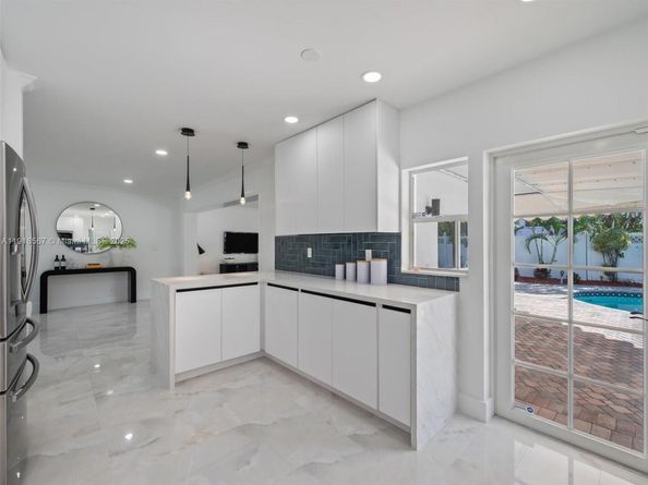 2764 NE 35th St, Fort Lauderdale FL 33306