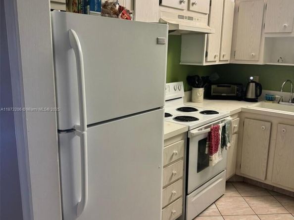 2061 NW 47th Ter 407, Lauderhill FL 33313