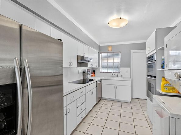 3325 Alton Rd, Miami Beach FL 33140