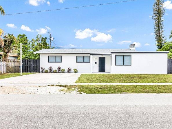 30 NE 193rd Ter, Miami FL 33179