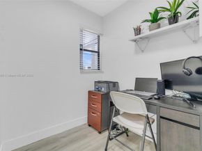 1021 Mockingbird Ln 310, Plantation FL 33324