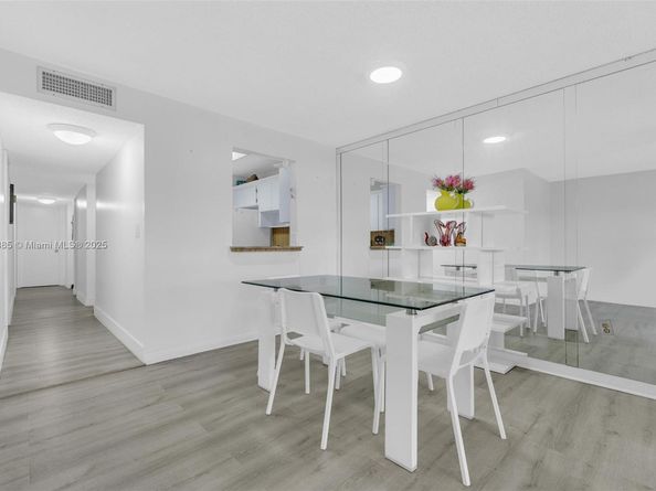 1021 Mockingbird Ln 310, Plantation FL 33324