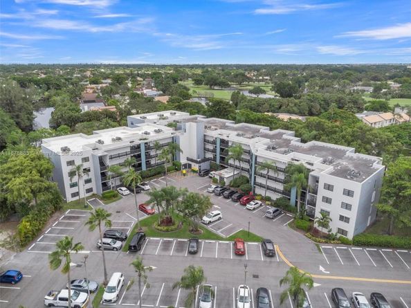 1021 Mockingbird Ln 310, Plantation FL 33324