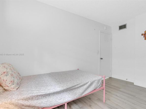 1021 Mockingbird Ln 310, Plantation FL 33324