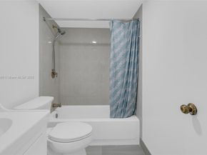 1021 Mockingbird Ln 310, Plantation FL 33324