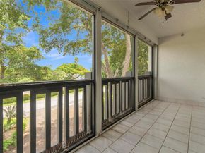 1021 Mockingbird Ln 310, Plantation FL 33324