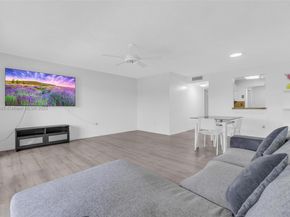1021 Mockingbird Ln 310, Plantation FL 33324