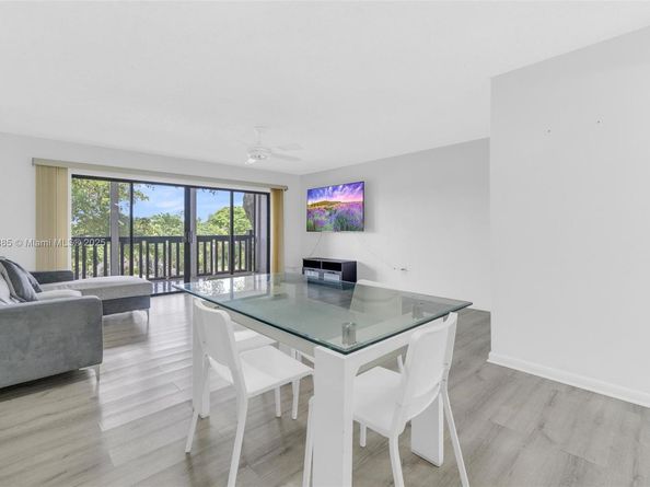 1021 Mockingbird Ln 310, Plantation FL 33324