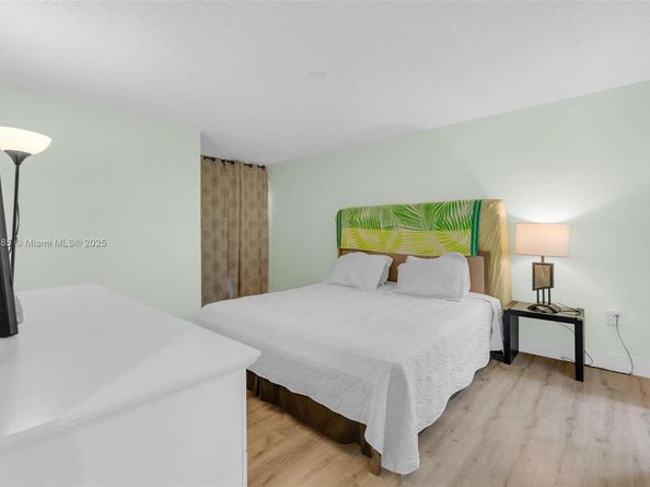 1021 Mockingbird Ln 310, Plantation FL 33324