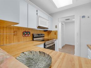 1021 Mockingbird Ln 310, Plantation FL 33324